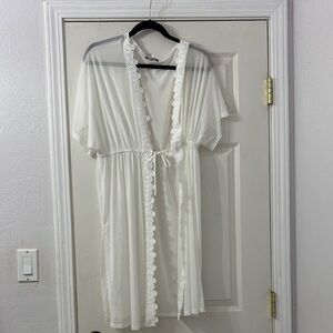 Paperoc Elegant White Lace Trim Robe size XL
